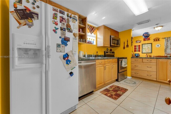 Building Photo - 6500 SW 41st Ct