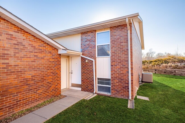 Building Photo - 3511 Portia St