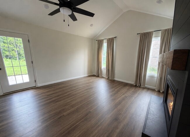 Building Photo - 139 Magnolia Dr