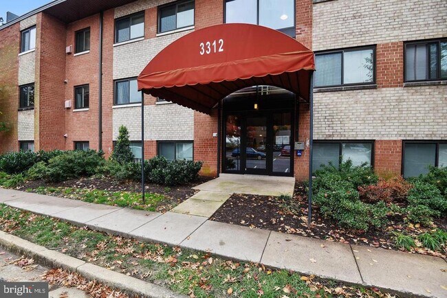 Building Photo - 3312 S 28th St