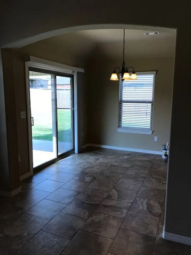Building Photo - BEAUTIFUL HOME IN GREAT LOCATION!
