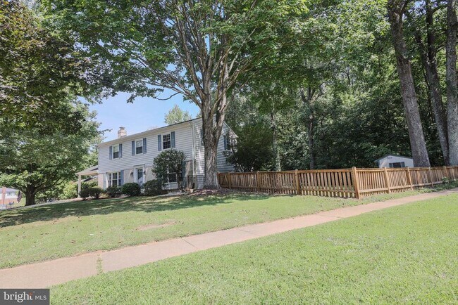 Building Photo - 6431 Brentford Dr