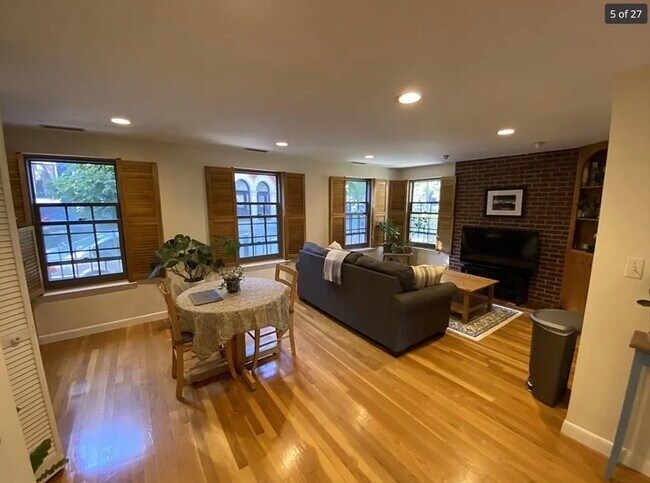 Building Photo - 3 Devens St