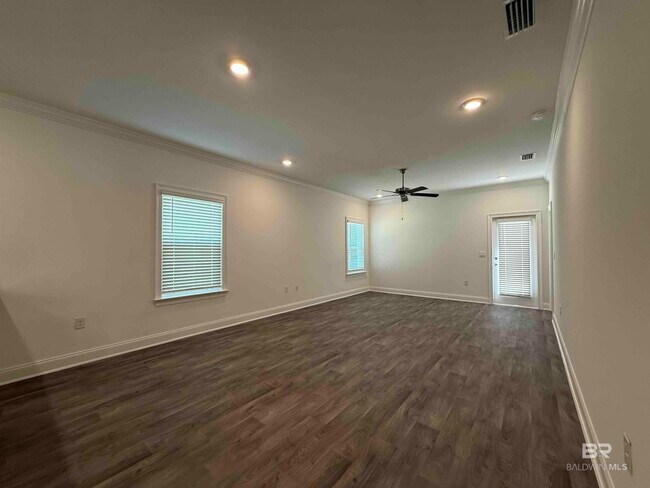 Building Photo - 36282 Revere Dr