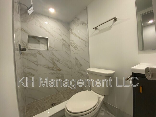 Building Photo - 976 N 45th St