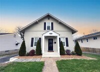 Building Photo - 729 Luckystone Ave