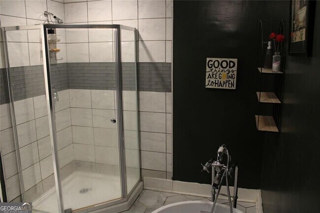 Building Photo - 4495 Kent Rd