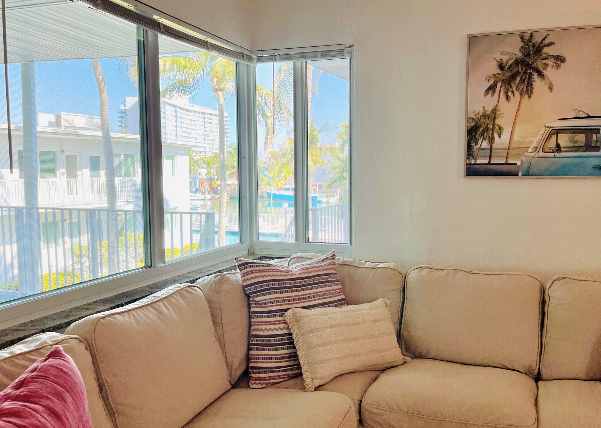 Building Photo - 7207 Bay Dr