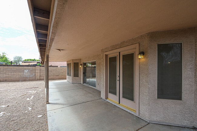 Building Photo - 14707 W Lupine Ln