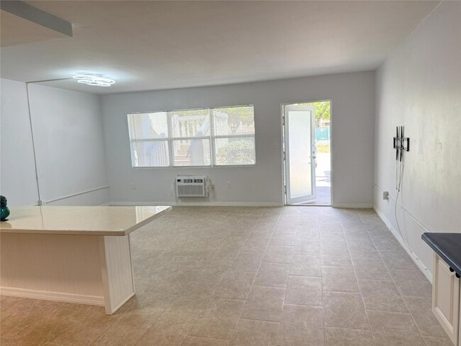 Building Photo - 28 Ventnor Dr