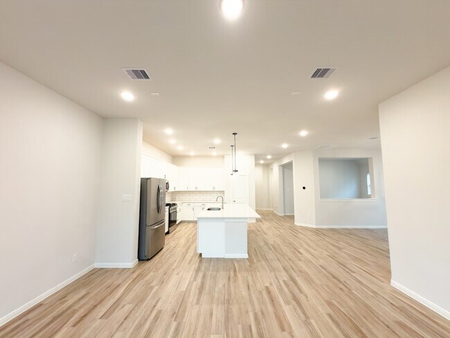 Building Photo - 42504 Rustico Rd