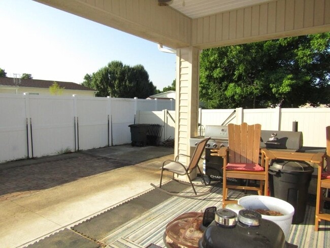 Building Photo - 308 Glenridge Dr
