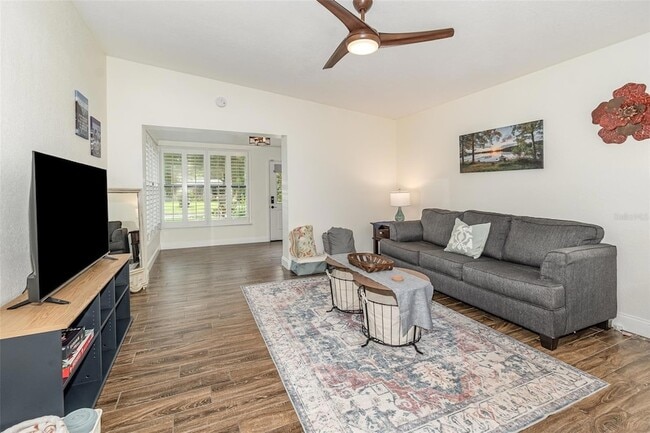 Building Photo - 2721 E Marks St