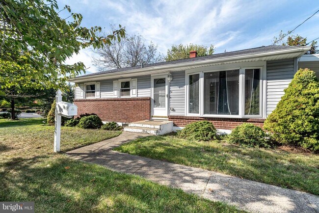 Building Photo - 400 E Main St