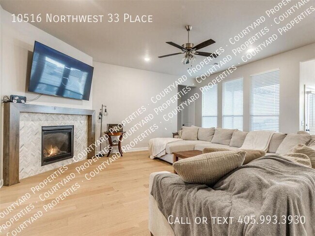 Building Photo - 10516 NW 33rd Pl