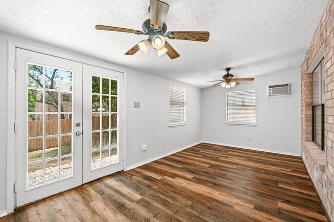 Building Photo - MOVE-IN READY REMODELED RENTAL HOME LOCATED IN NORTHWEST CROSSING