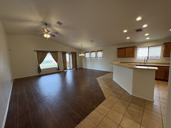 Building Photo - Vail School District Beauty