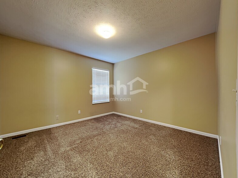 Building Photo - 618 Fox Chase Way