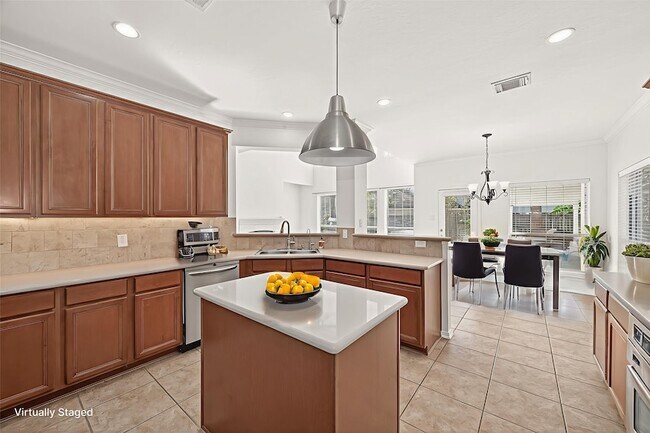 Building Photo - 24919 Spring Aspen Ct