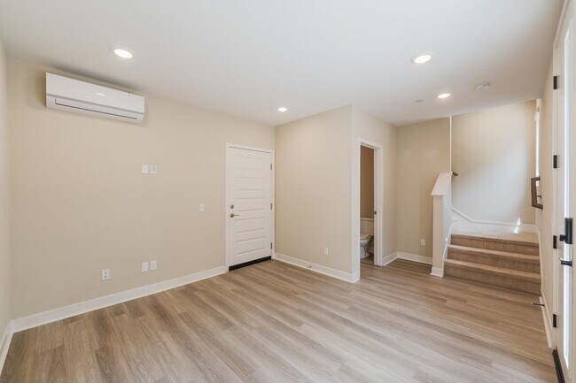 Building Photo - Newer townhome rental located in the gated One Seven Eight community!