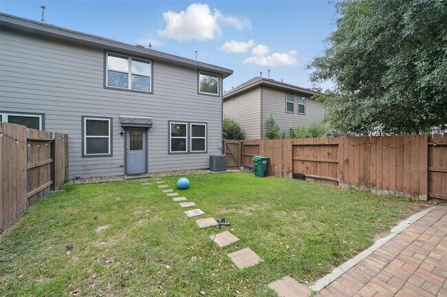 Building Photo - 6443 Calgary Woods Ln
