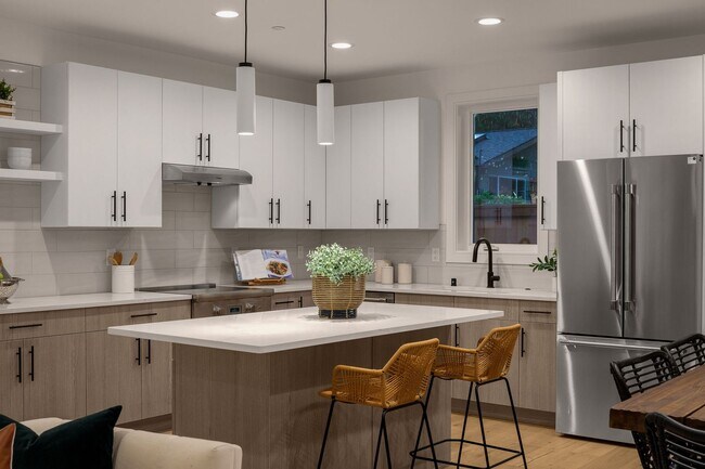 Building Photo - 2bd/3ba Kirkland Home