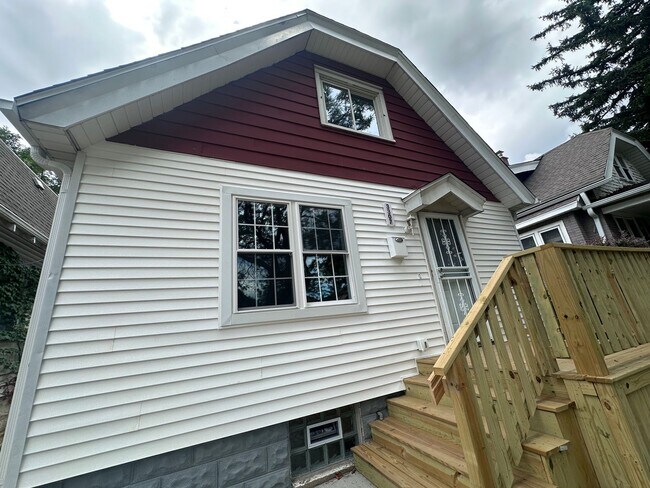 Building Photo - 3BR/2BA Rent to Own Home with Large Garage