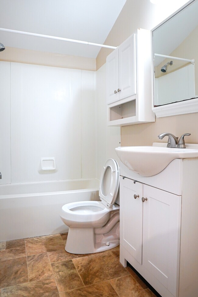 Building Photo - 1604 E Main St