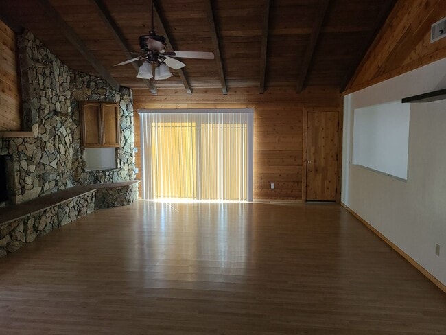 Building Photo - 851 Taft Ave