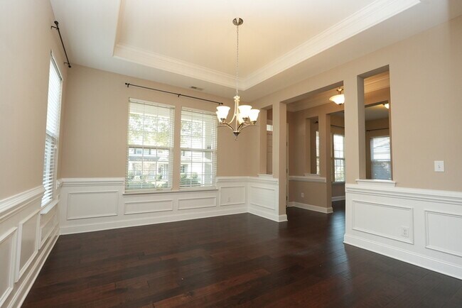 Building Photo - Bright 5BR w/ Island Kitchen,  Loft & 2-Car Garage in Mooresville