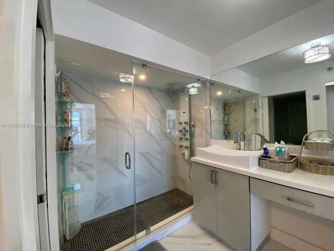 Building Photo - 3530 Mystic Pointe Dr
