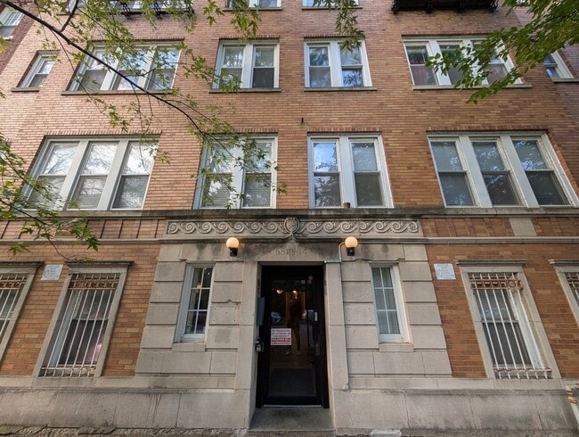 Building Photo - 6812 N Wayne Ave