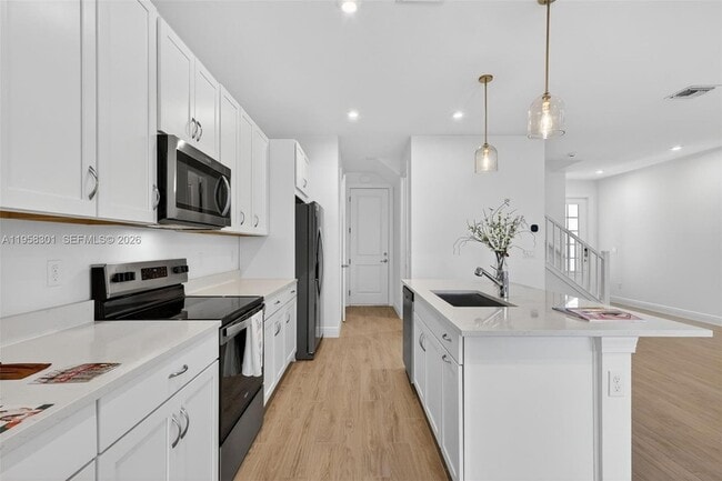 Building Photo - 3595 NW Solange Ct