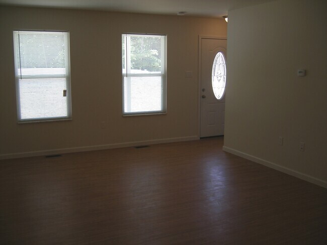 Building Photo - Home With Amazing Views on Private 5 Acre ...