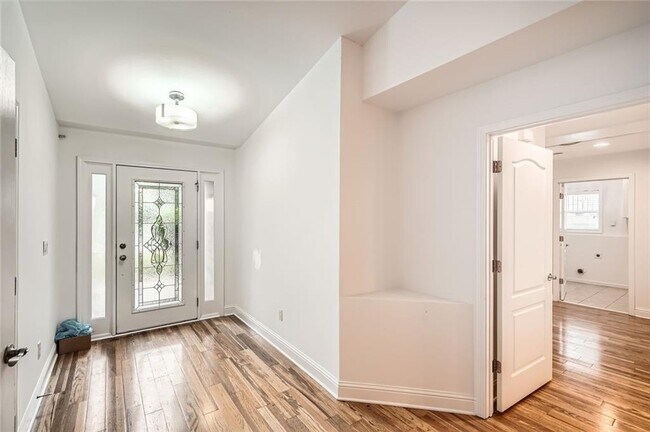 Building Photo - 1873 Jameson Cir NE