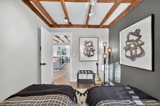 Building Photo - 7 4th Rd