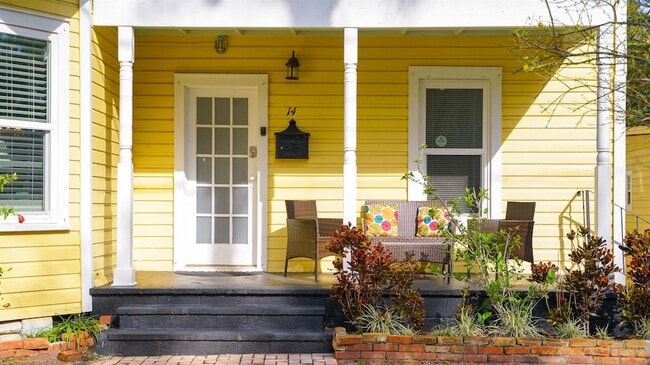 Building Photo - 14 Sanchez Ave