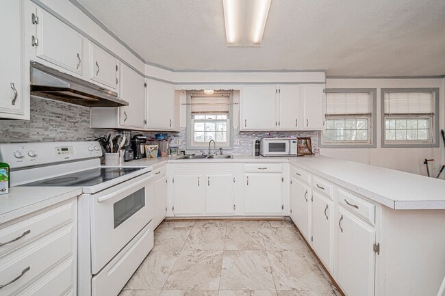 Building Photo - Please View the 3D Virtual Walk Through Before Scheduling A Showing
