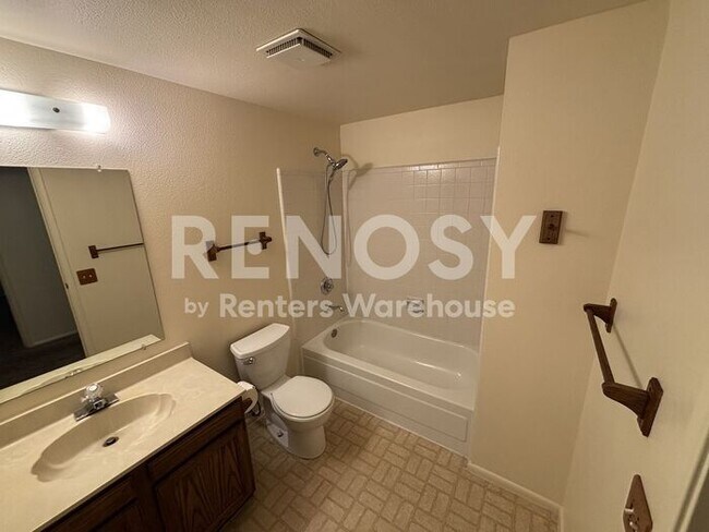Building Photo - 3-BD, 2-BA Single Family House in Chandler!