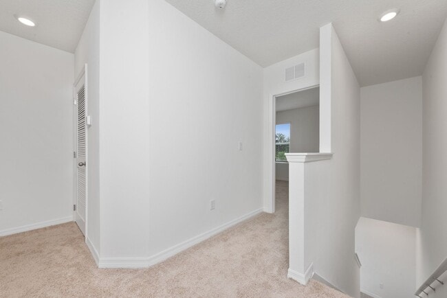 Building Photo - Nice 3/2.5 Townhouse with 1-Car Garage in Atria at Ridgewood Lakes FOR RENT !!!!