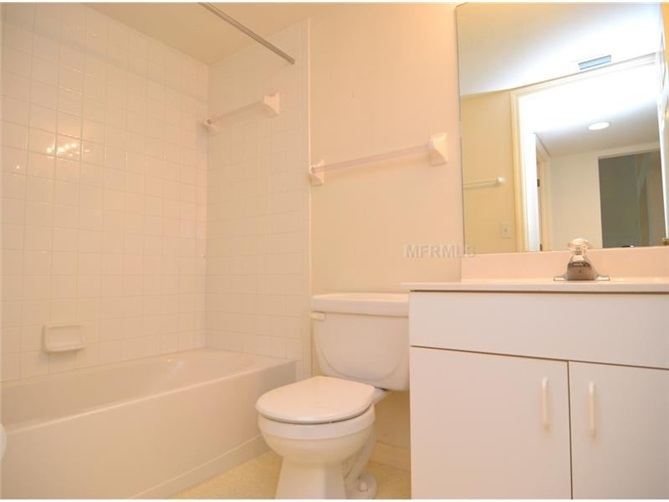 Building Photo - 175 Kings Hwy