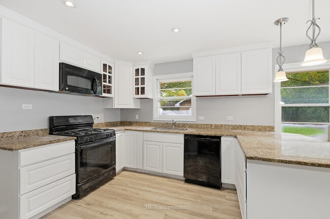 Building Photo - 14714 Ellis Ave