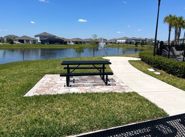 Building Photo - Isles of Lake Nona!! 3 Bedroom 2.5 Bathroom Townhome