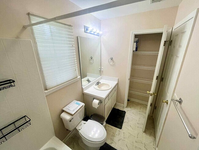 Building Photo - 19 Avocet Way