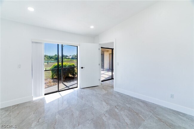 Building Photo - 720 Chavers St