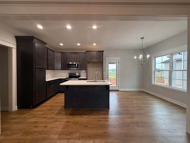 Building Photo - 5404 Peony Dr