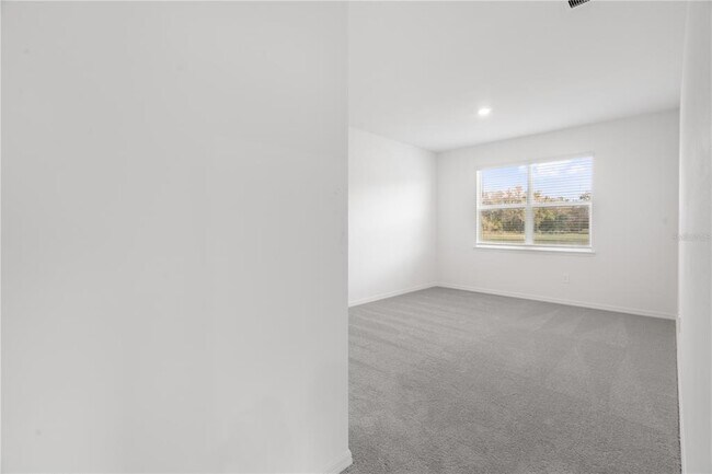 Building Photo - 18170 Pleasantview Blvd