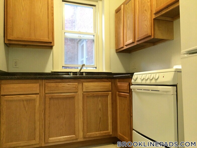 Building Photo - 33 Lancaster Terrace