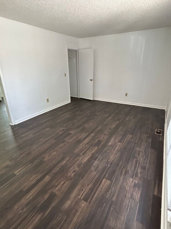 Building Photo - 4762 Trenton Dr