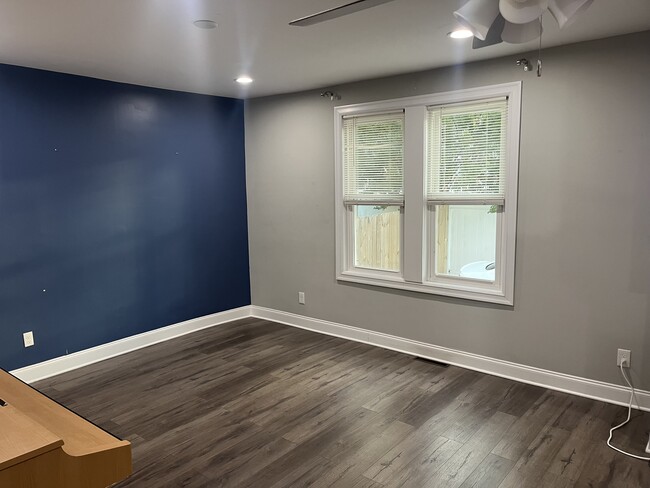 Building Photo - 6 Burke St